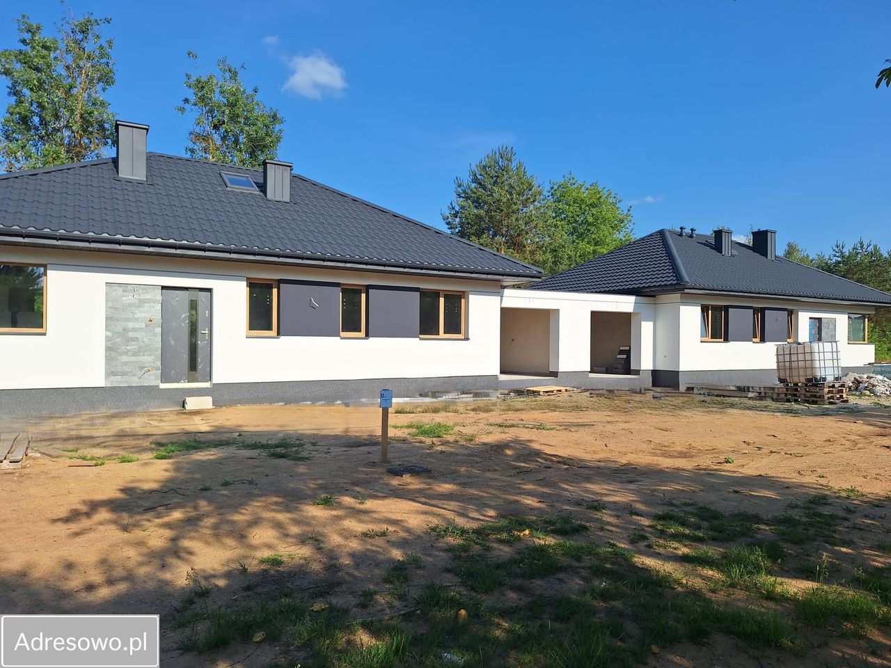 Dom na sprzedaż bez pośredników          
          
            Żabia Wola - Więcej