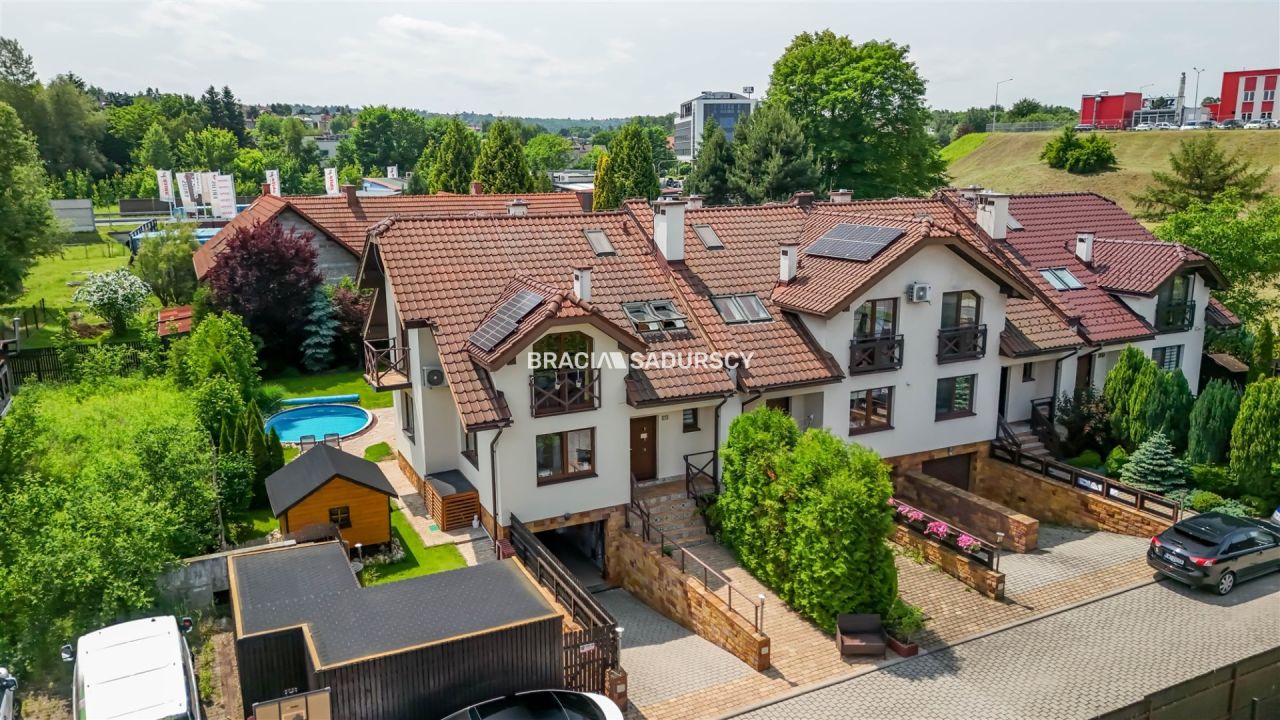 dom szeregowy, 6 pokoi Zabawa. Zdjęcie 17