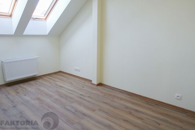 bliźniak, 5 pokoi Dobra. Zdjęcie 13