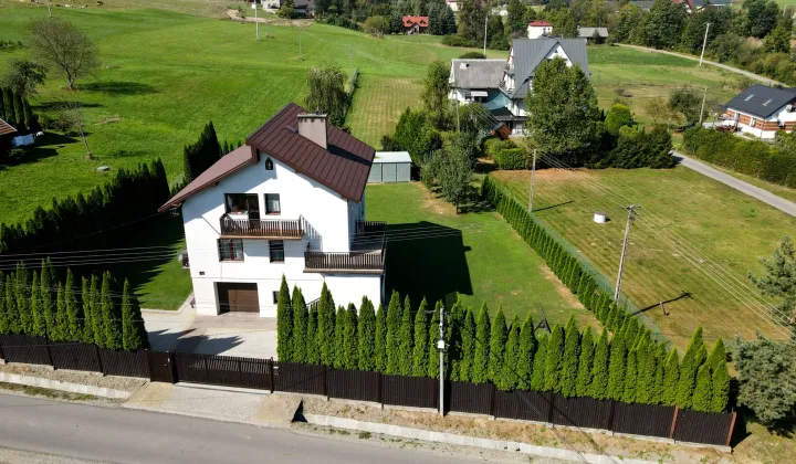 dom wolnostojący, 8 pokoi Męcina