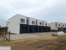 dom szeregowy, 4 pokoje Września, ul. Gwiaździsta. Zdjęcie 2