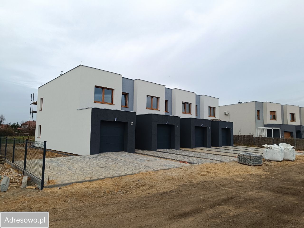 dom szeregowy, 4 pokoje Września, ul. Gwiaździsta. Zdjęcie 3