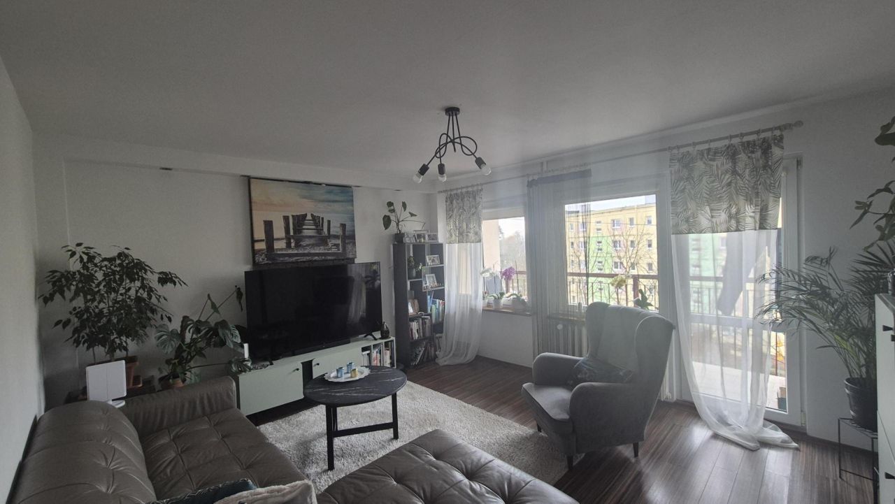 Mieszkanie 3-pokojowe Oleśnica, ul. mjr. Henryka Sucharskiego. Zdjęcie 3