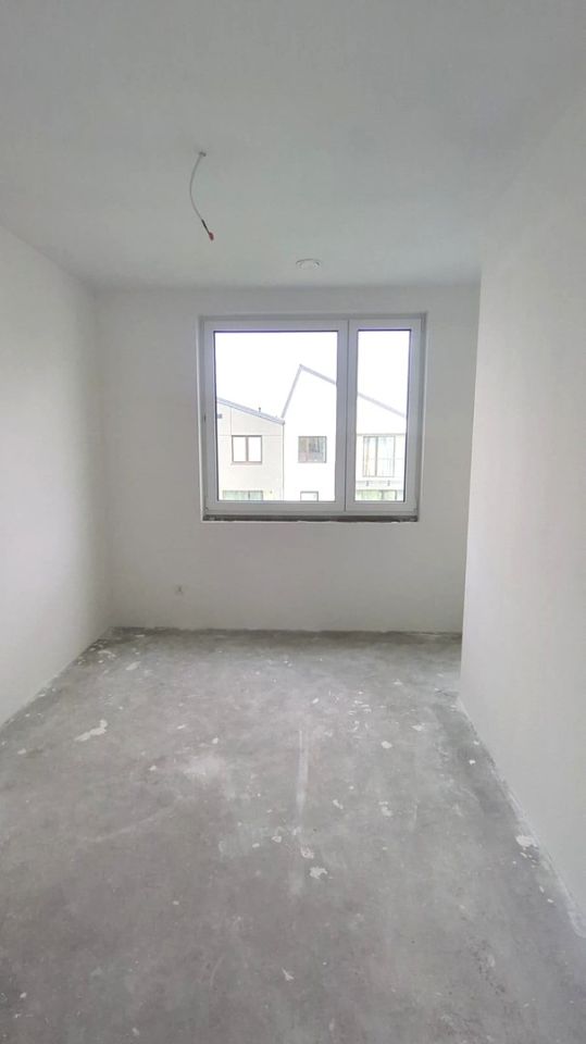 dom, 4 pokoje Słomin, ul. Biedronki. Zdjęcie 8