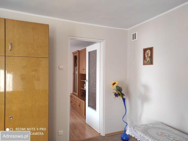 dom wolnostojący, 2 pokoje Złotniki. Zdjęcie 1
