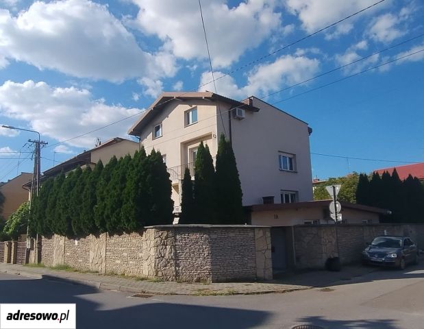 dom wolnostojący, 5 pokoi Busko-Zdrój, ul. Grunwaldzka. Zdjęcie 1