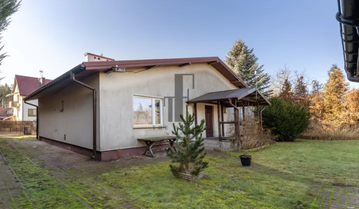 dom wolnostojący, 4 pokoje Aleksandrówka, ul. Kwiatowa