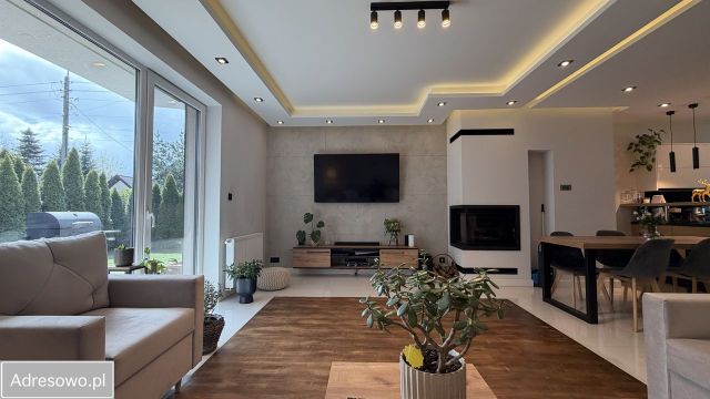 dom szeregowy, 4 pokoje Kobyłka, ul. Longinusa. Zdjęcie 1