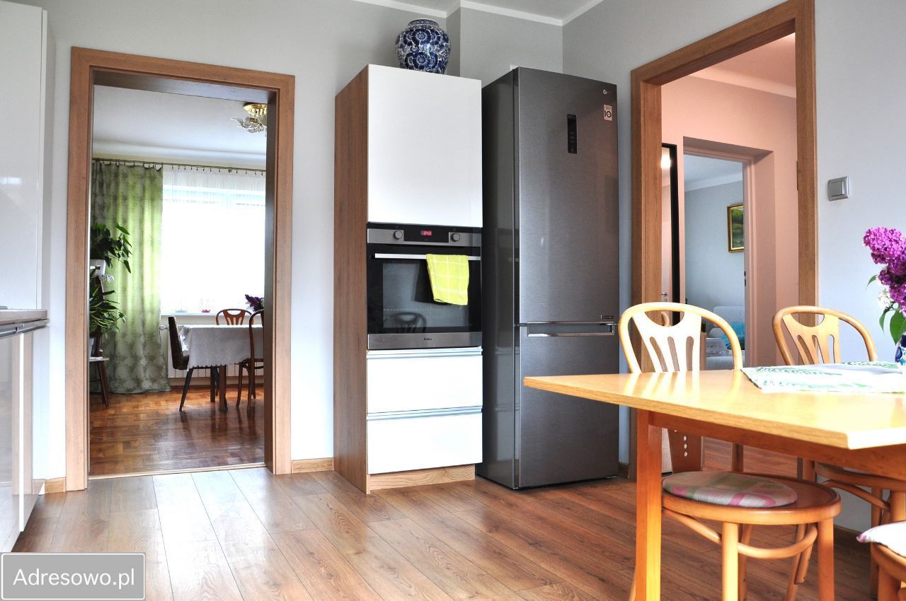 dom wolnostojący, 4 pokoje Zgłowiączka. Zdjęcie 14