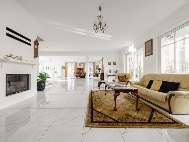 dom wolnostojący, 6 pokoi Magdalenka. Zdjęcie 8