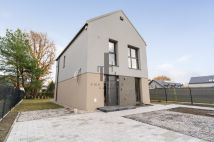 dom wolnostojący, 5 pokoi Warszawa Wawer, ul. Wacława Wojtyszki