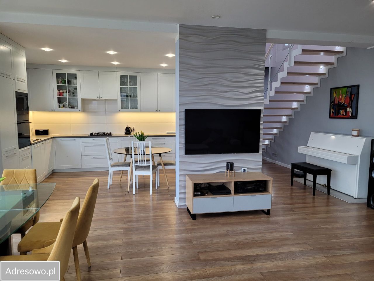 dom wolnostojący, 8 pokoi Pieruchy. Zdjęcie 16