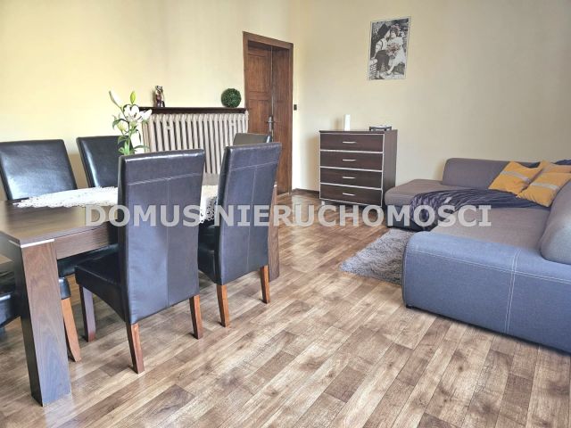 dom wolnostojący, 3 pokoje Niesułków. Zdjęcie 1