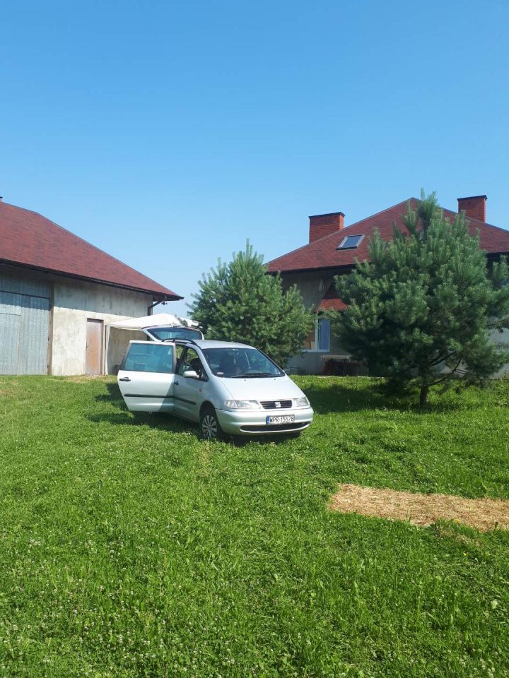 dom wolnostojący, 5 pokoi Bobrowniki. Zdjęcie 4