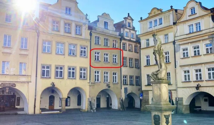 Mieszkanie 3-pokojowe Jelenia Góra Centrum, pl. Ratuszowy