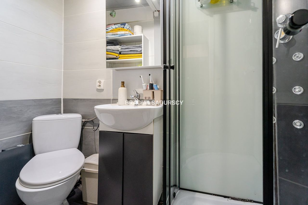 bliźniak, 5 pokoi Libertów, ul. Sportowców. Zdjęcie 34