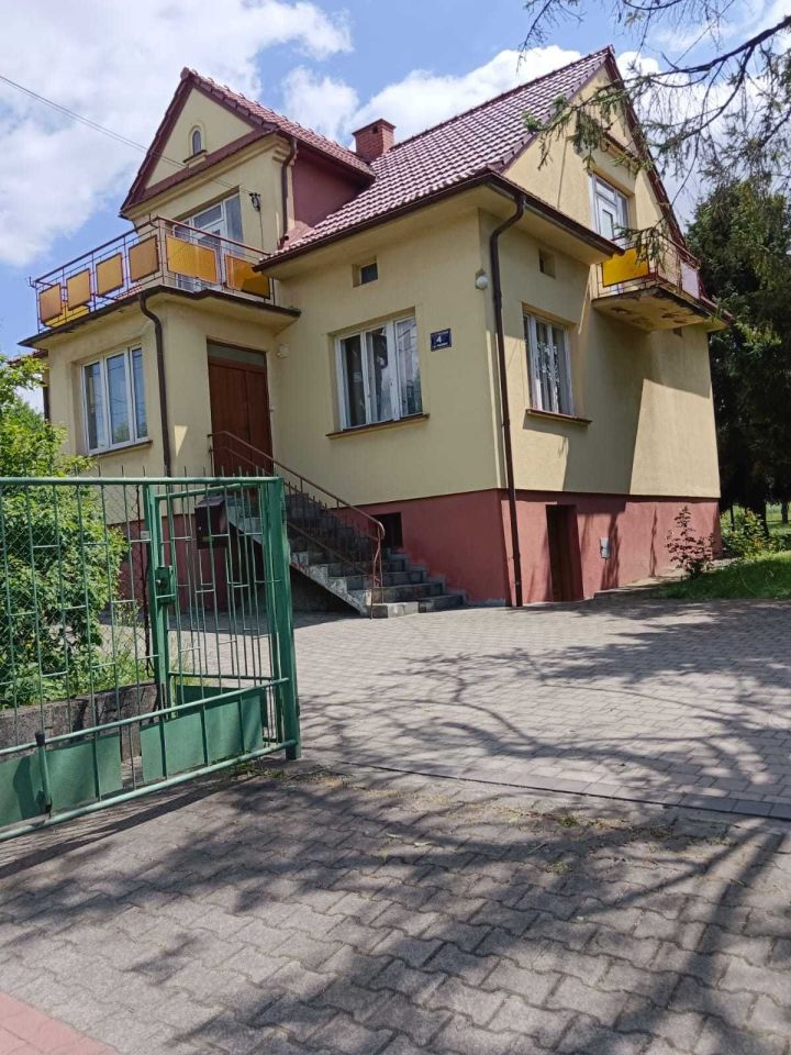 dom wolnostojący Kraków Swoszowice, ul. Józefa i Floriana Sawiczewskich. Zdjęcie 1