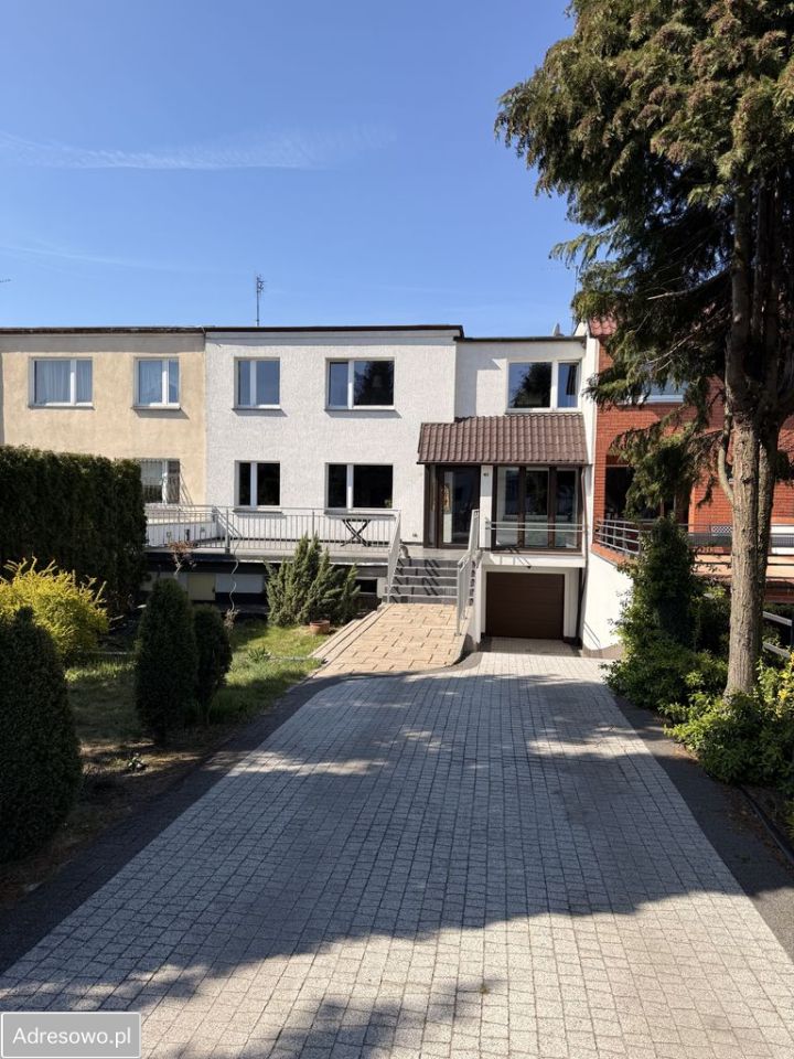 dom szeregowy, 5 pokoi Poznań Świerczewo, ul. Wojciecha Trąmpczyńskiego. Zdjęcie 1