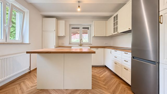 dom wolnostojący, 7 pokoi Mogielnica. Zdjęcie 12