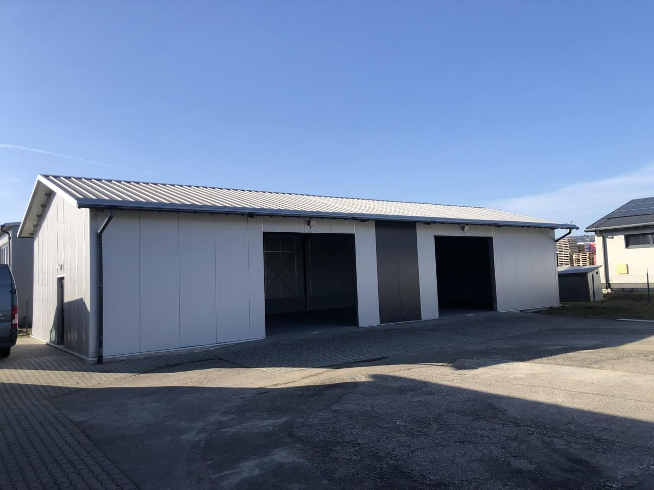 Hala/magazyn Jasło Brzyszczki, ul. Marszałka Józefa Piłsudskiego. Zdjęcie 11