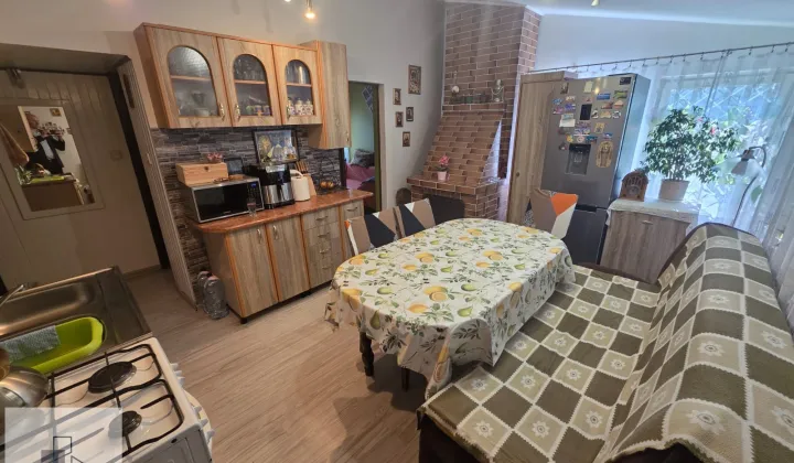 dom wolnostojący, 4 pokoje Poddębie