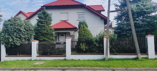 dom wolnostojący Piotrków Trybunalski Wierzeje. Zdjęcie 1