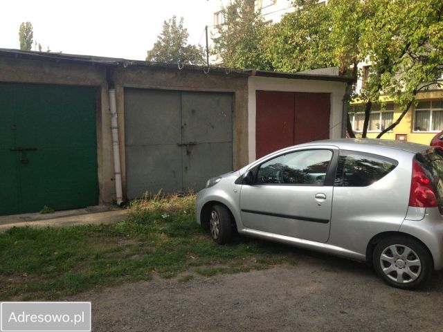 Garaż/miejsce parkingowe Świętochłowice, ul. Konstytucji 1997 roku. Zdjęcie 1