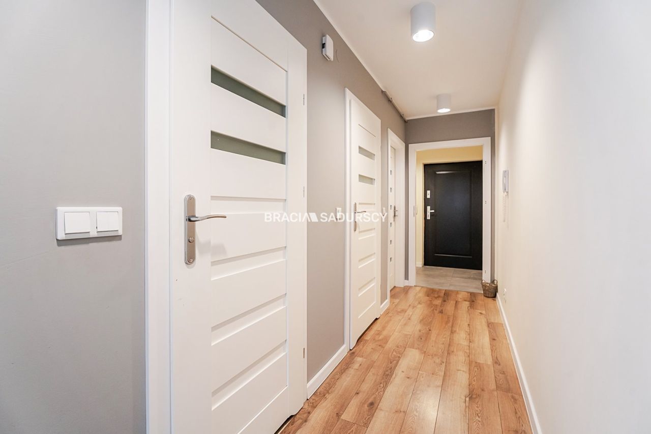 Mieszkanie 4-pokojowe Kraków Swoszowice, ul. Leona Petrażyckiego. Zdjęcie 12