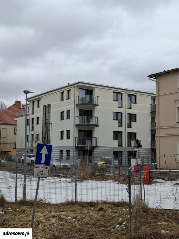 Mieszkanie 3-pokojowe Jelenia Góra Cieplice Śląskie-Zdrój, ul. Kryniczna. Zdjęcie 1