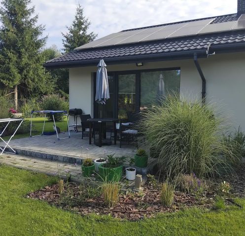 dom wolnostojący, 3 pokoje Henryków-Urocze, ul. Polna. Zdjęcie 1