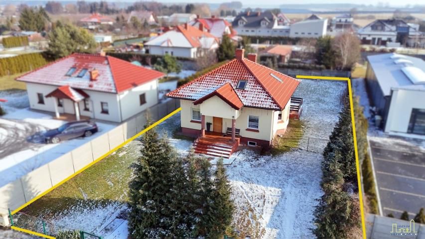 dom wolnostojący, 6 pokoi Komorowo, Komorowo