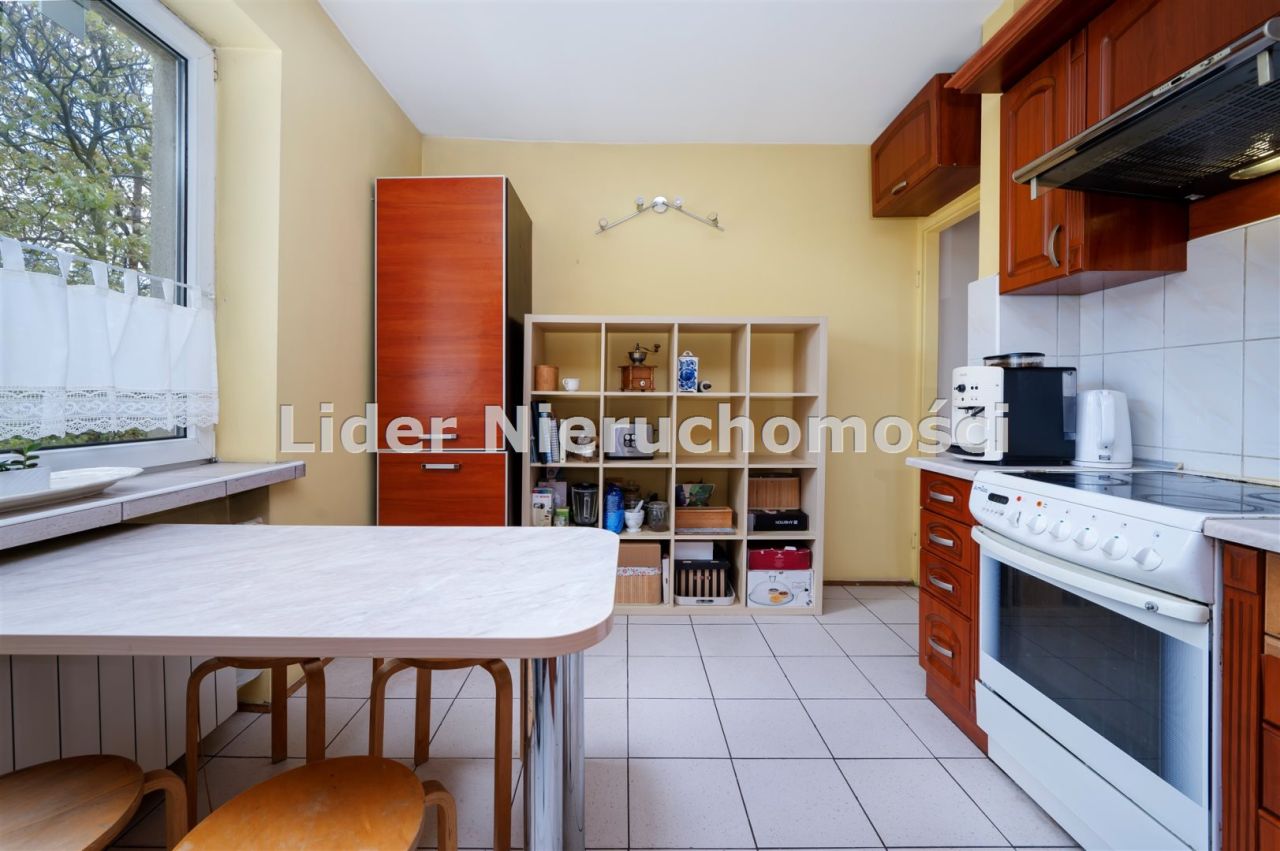 dom wolnostojący, 8 pokoi Pabianice, ul. Karniszewicka. Zdjęcie 13