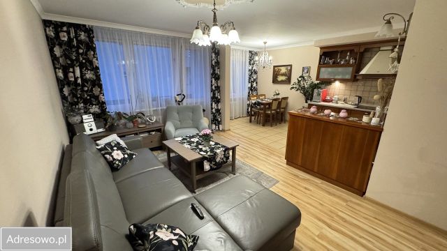 Mieszkanie 3-pokojowe Zabrze, ul. Marii Curie-Skłodowskiej. Zdjęcie 1