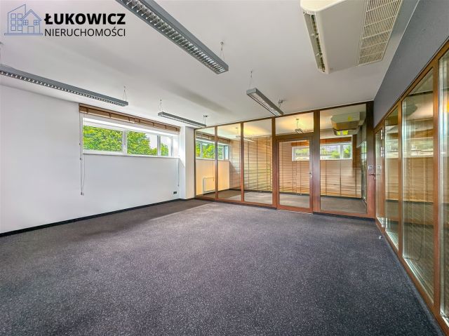 Biuro Bielsko-Biała Osiedle Karpackie. Zdjęcie 11