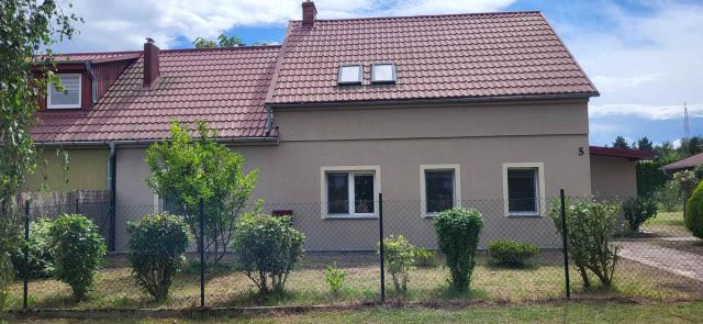 dom szeregowy, 5 pokoi Chobienia, ul. Brzozowa. Zdjęcie 1
