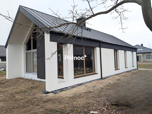 dom wolnostojący, 4 pokoje Sitki, ul. Piaskowa. Zdjęcie 1
