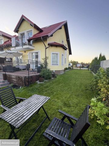 Mieszkanie 4-pokojowe Pszczółki, ul. Jaśminowa. Zdjęcie 1