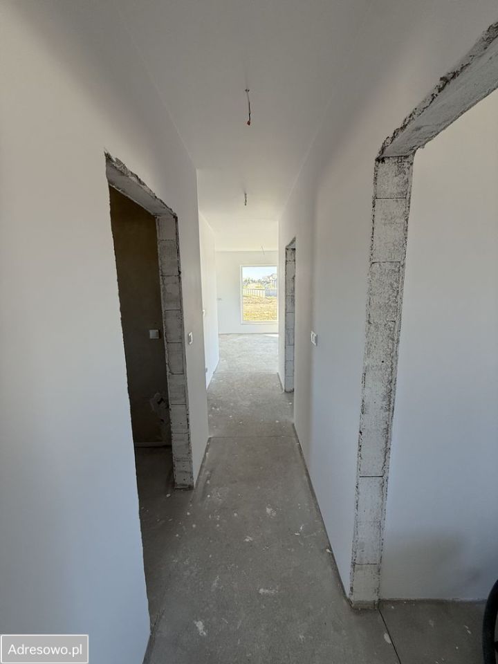 dom wolnostojący, 4 pokoje Różyny. Zdjęcie 2