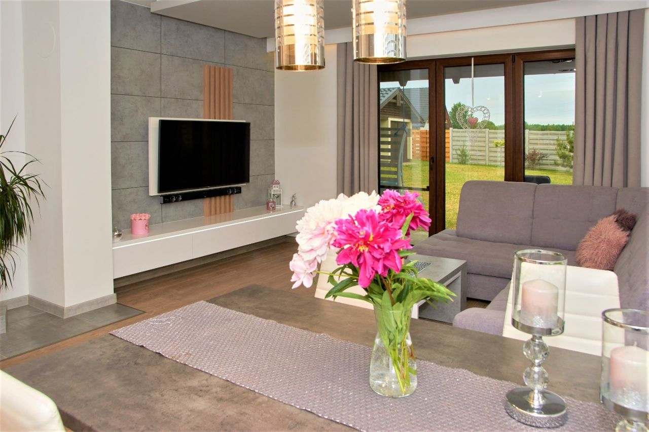 dom wolnostojący, 5 pokoi Kaliska Kościerskie, ul. Wesoła. Zdjęcie 1