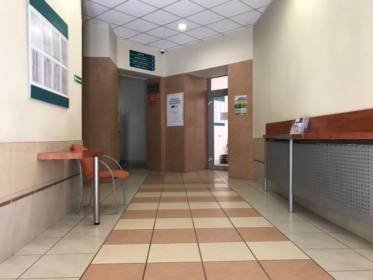 Lokal Lesko, pl. Konstytucji 3 Maja. Zdjęcie 4