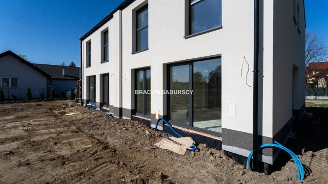 bliźniak, 6 pokoi Niepołomice Podgrabie, ul. Błonie. Zdjęcie 25