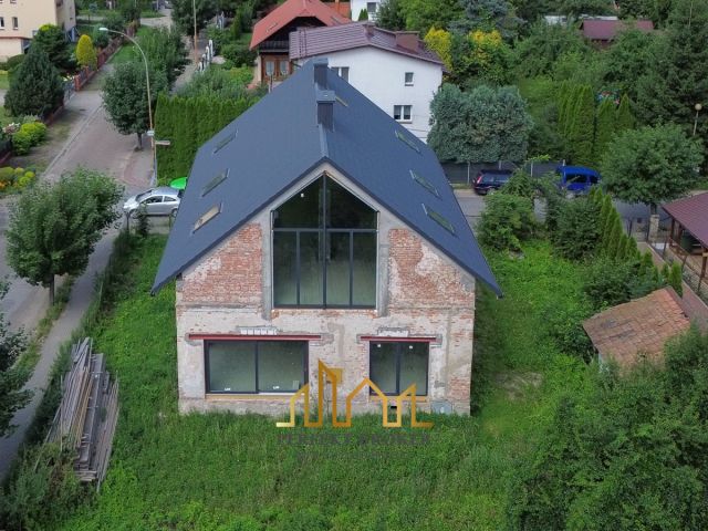 dom wolnostojący, 5 pokoi Sanok Śródmieście, ul. Szopena. Zdjęcie 1