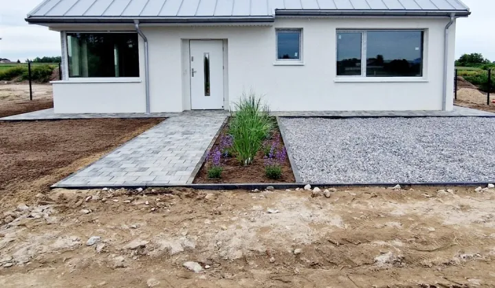 dom wolnostojący, 4 pokoje Karsy