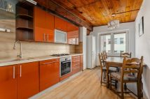 dom wolnostojący, 5 pokoi Tulce. Zdjęcie 4