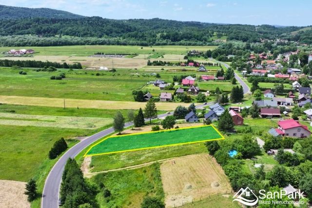 Działka budowlana Uherce Mineralne. Zdjęcie 1