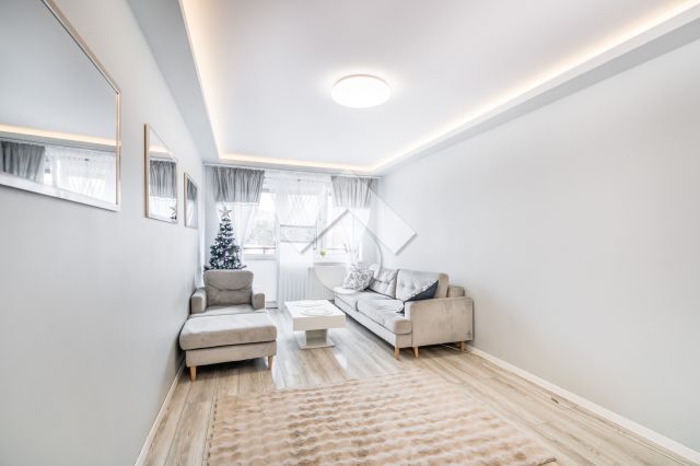 Mieszkanie 2-pokojowe Kraków Kurdwanów, ul. Marii i Bolesława Wysłouchów. Zdjęcie 3