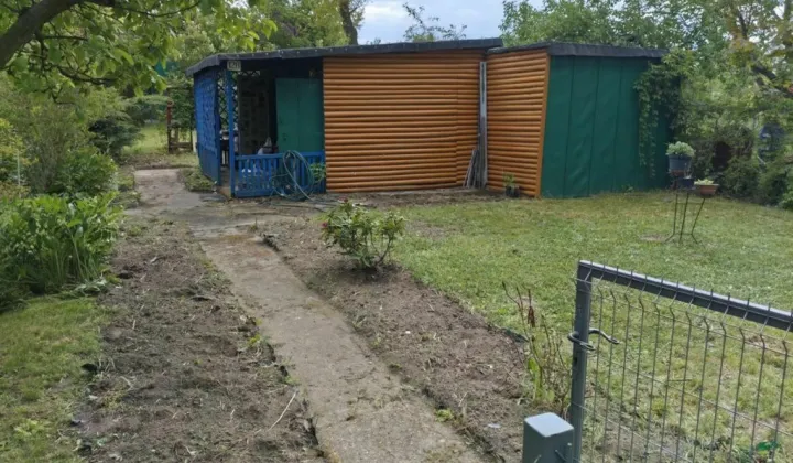 Działka rod Moszczenica