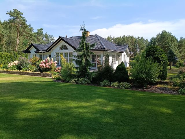 dom wolnostojący, 4 pokoje Miłkowska Karczma. Zdjęcie 1