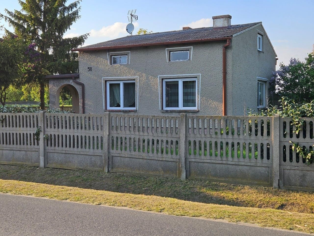 dom wolnostojący Dąbrowa Widawska, Dąbrowa Widawska. Zdjęcie 2