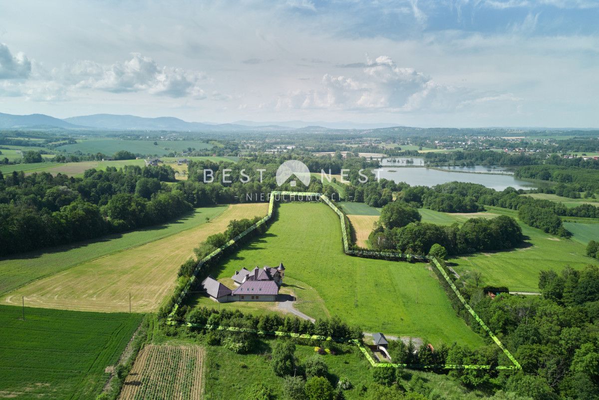 dom wolnostojący, 14 pokoi Jasienica